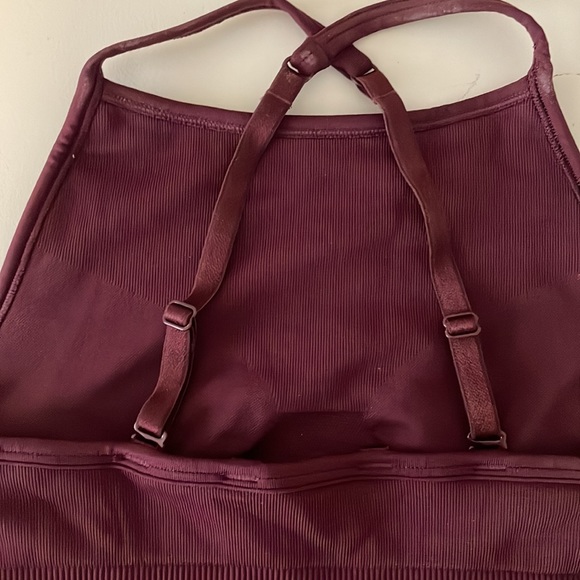 LuLu Lemon sports bra - Picture 3 of 3